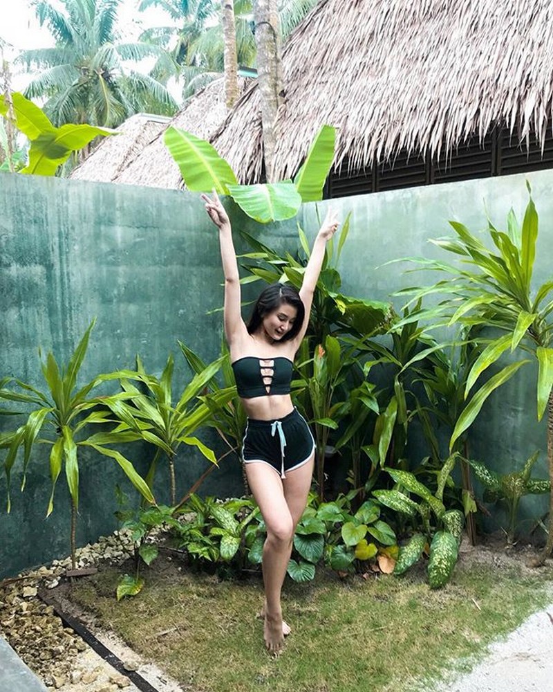 Mga litrato ni Chienna na magpapaalala na 22” lang ang waistline niya!