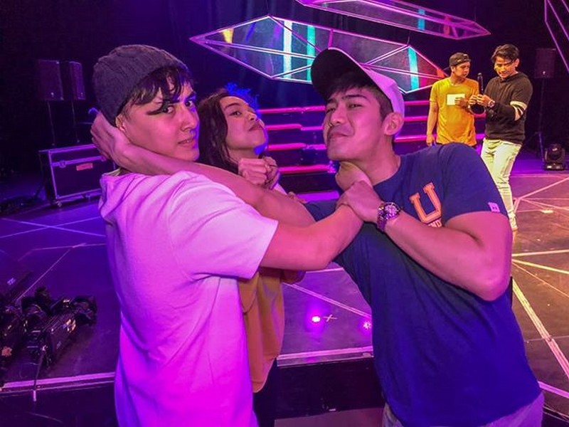 LOOK: Maymay, Edward, Donny and Robi’s off cam kulitan  on iWant ASAP
