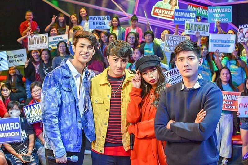 LOOK: Maymay, Edward, Donny and Robi’s off cam kulitan  on iWant ASAP