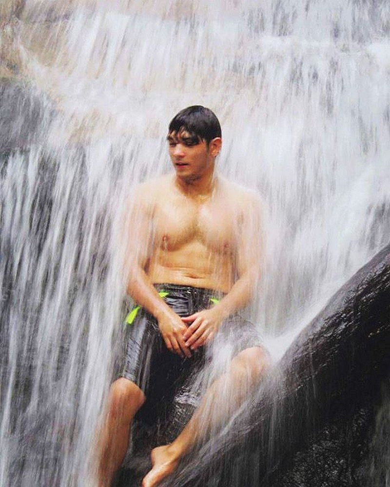 WOW! Guess who among the Los Bastardos brothers own these abs? ABSCBN Entertainment