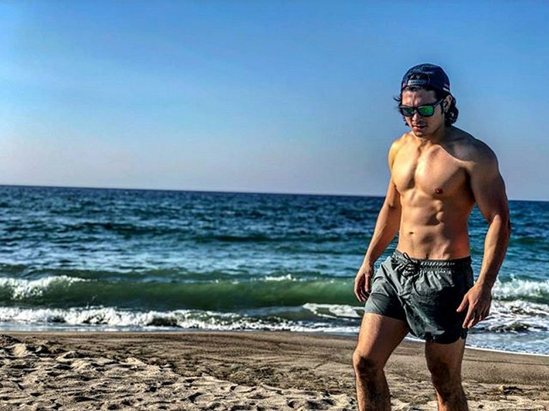 WOW! Guess who among the Los Bastardos brothers own these abs? ABSCBN Entertainment