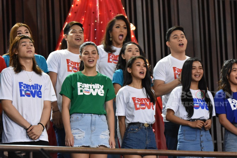 IN PHOTOS: ABS-CBN Christmas Station ID 2018 “Family Is Love” | ABS-CBN ...