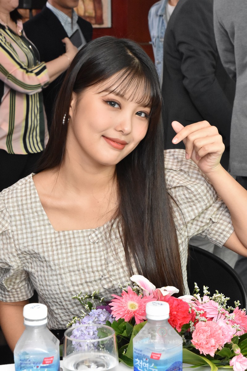 Korean group Momoland is now a Kapamilya