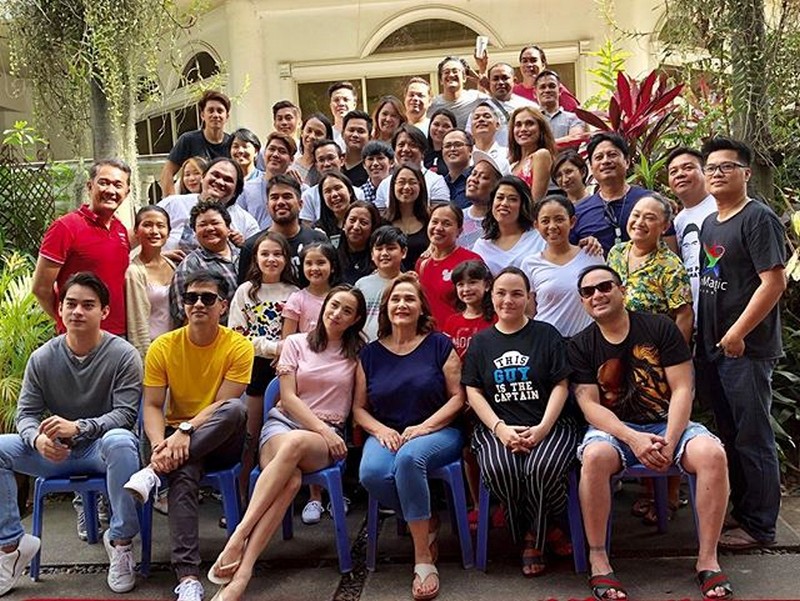 LOOK: What the stars of Nang Ngumiti Ang Langit do in between takes ...