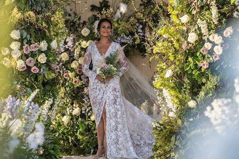 Iza calzado hotsell wedding gown